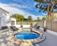 Resale - Villa - Orihuela Costa - Punta Prima