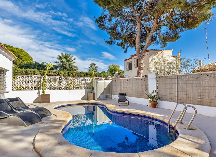 Resale - Villa - Orihuela Costa - Punta Prima