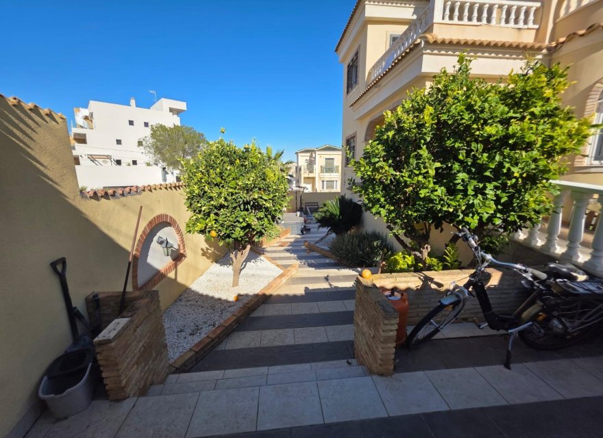 Resale - Villa - Orihuela Costa - Villamartín-las Filipinas