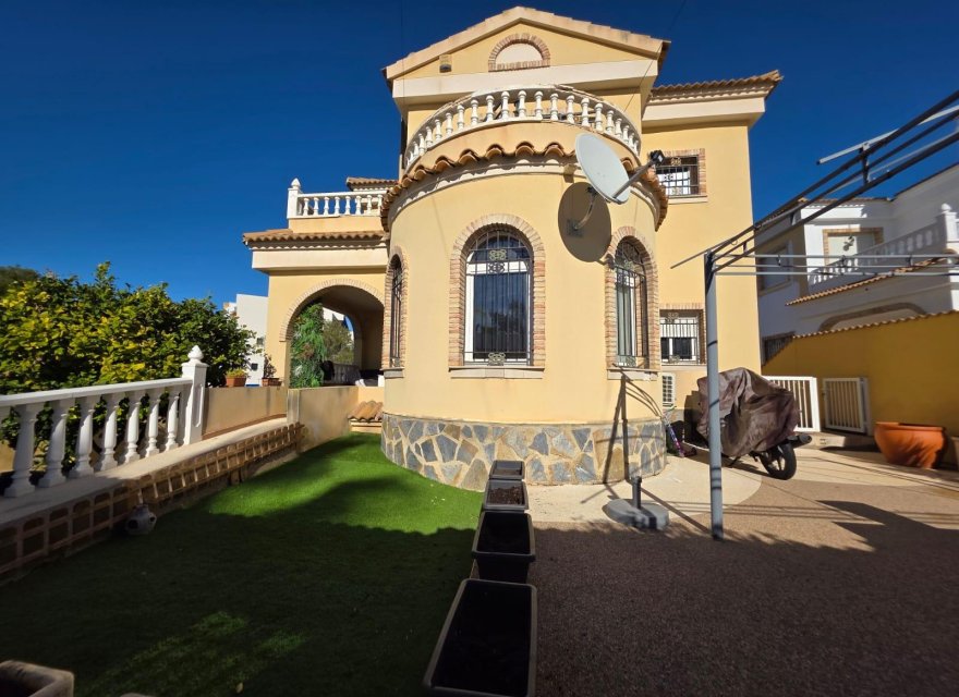 Resale - Villa - Orihuela Costa - Villamartín-las Filipinas