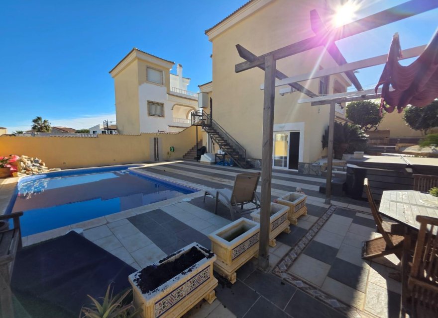 Resale - Villa - Orihuela Costa - Villamartín-las Filipinas