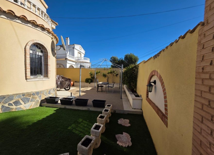 Resale - Villa - Orihuela Costa - Villamartín-las Filipinas