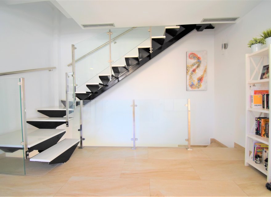 Resale - Villa - Orihuela Costa - Villamartin