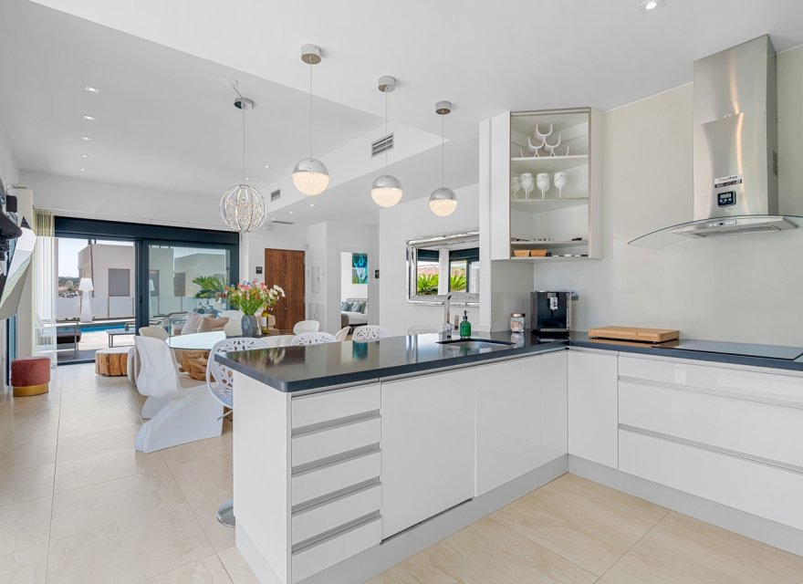 Resale - Villa - Orihuela Costa - Villamartín