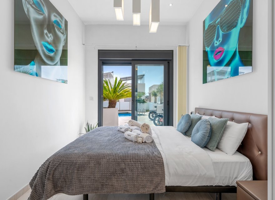 Resale - Villa - Orihuela Costa - Villamartín