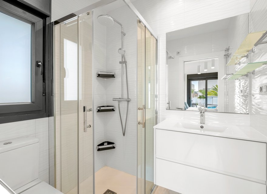 Resale - Villa - Orihuela Costa - Villamartín