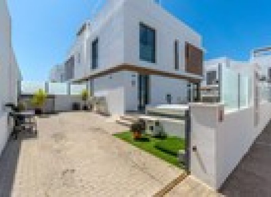 Resale - Villa - Orihuela Costa - Villamartin