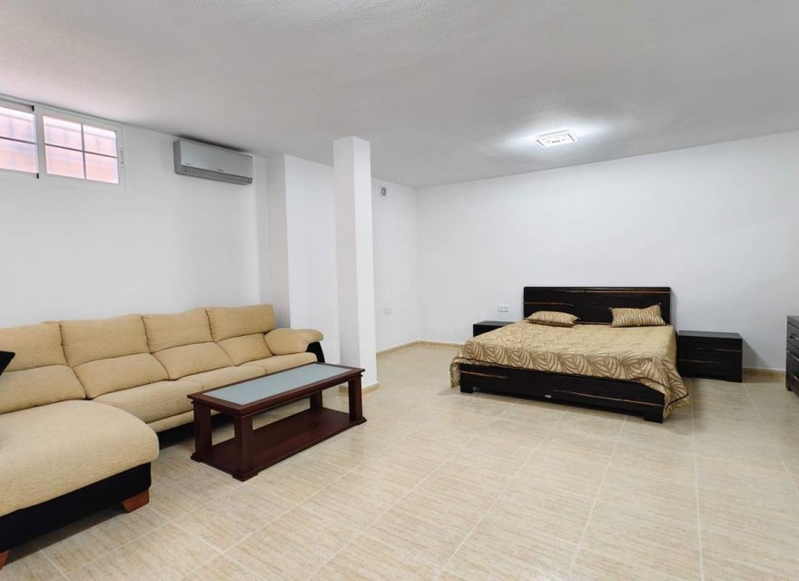 Resale - Villa - Orihuela Costa - Villamartin