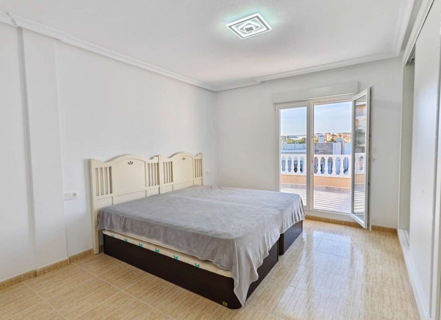 Resale - Villa - Orihuela Costa - Villamartin