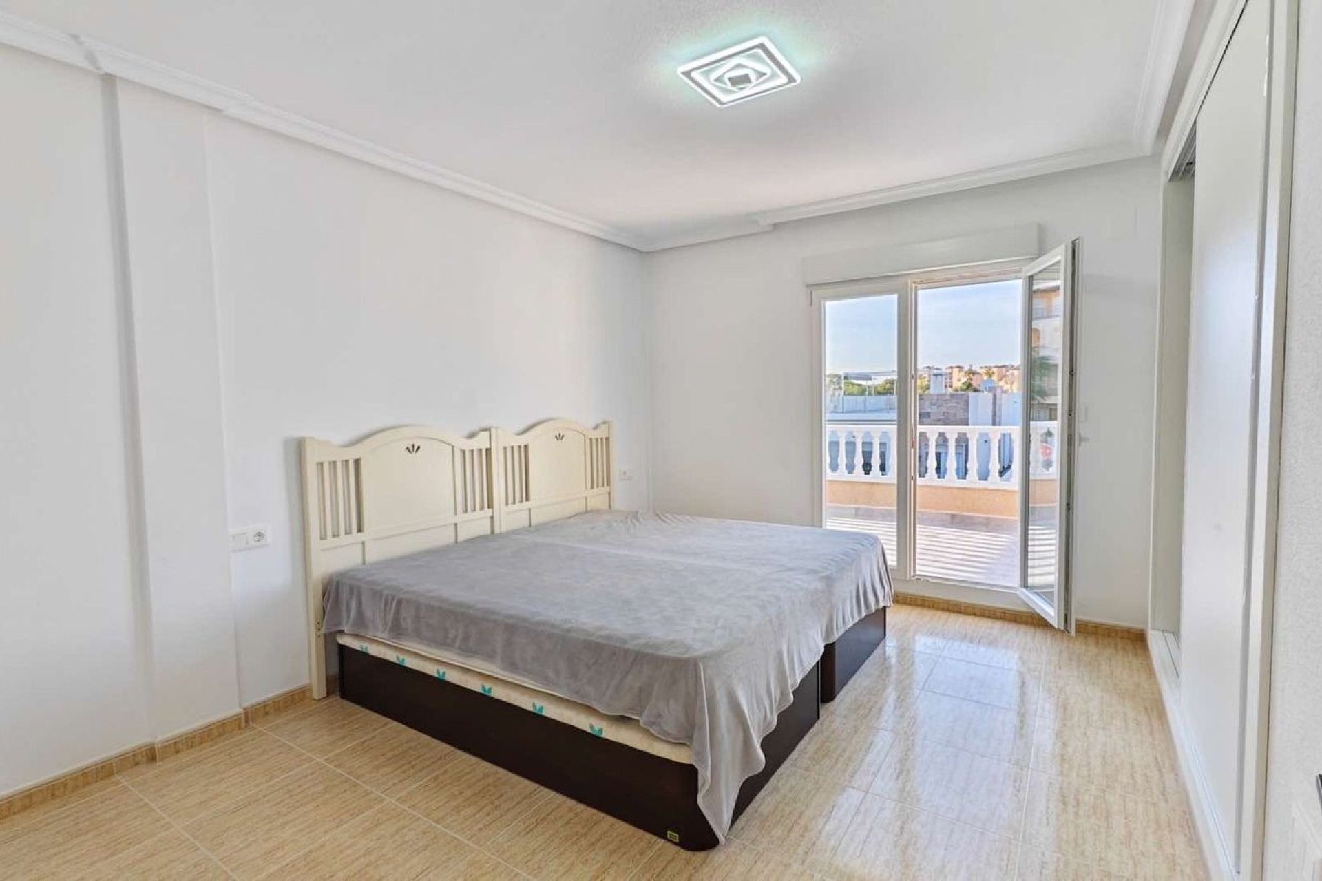 Resale - Villa - Orihuela Costa - Villamartin