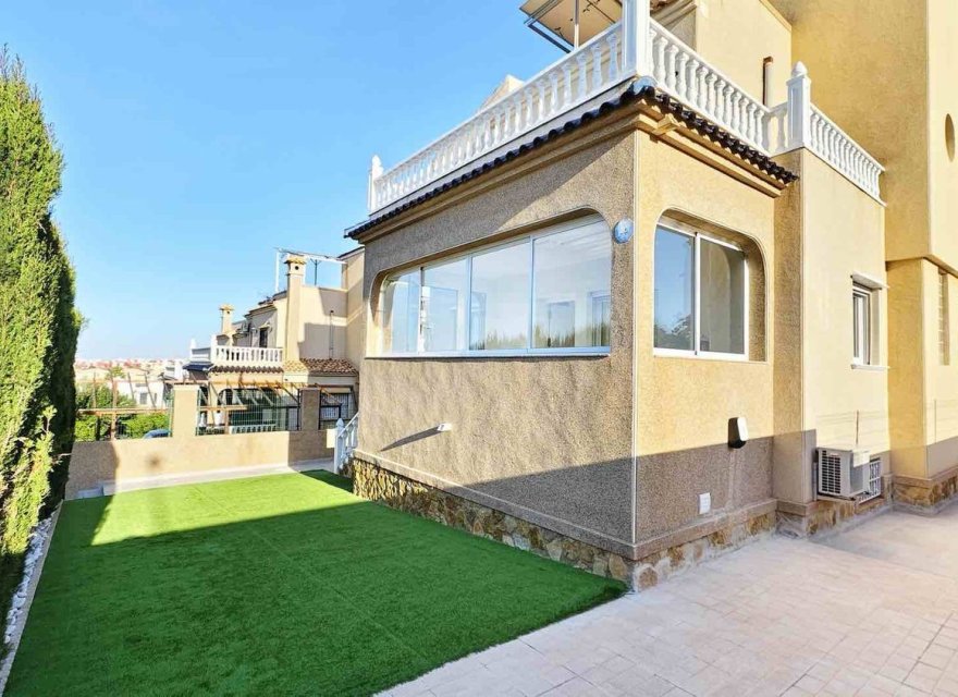 Resale - Villa - Orihuela Costa - Villamartin