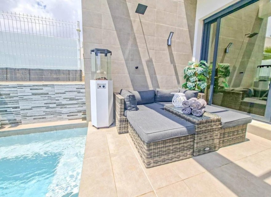 Resale - Villa - Orihuela Costa - Villamartín