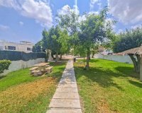 Resale - Villa - Orihuela Costa - Villamartín