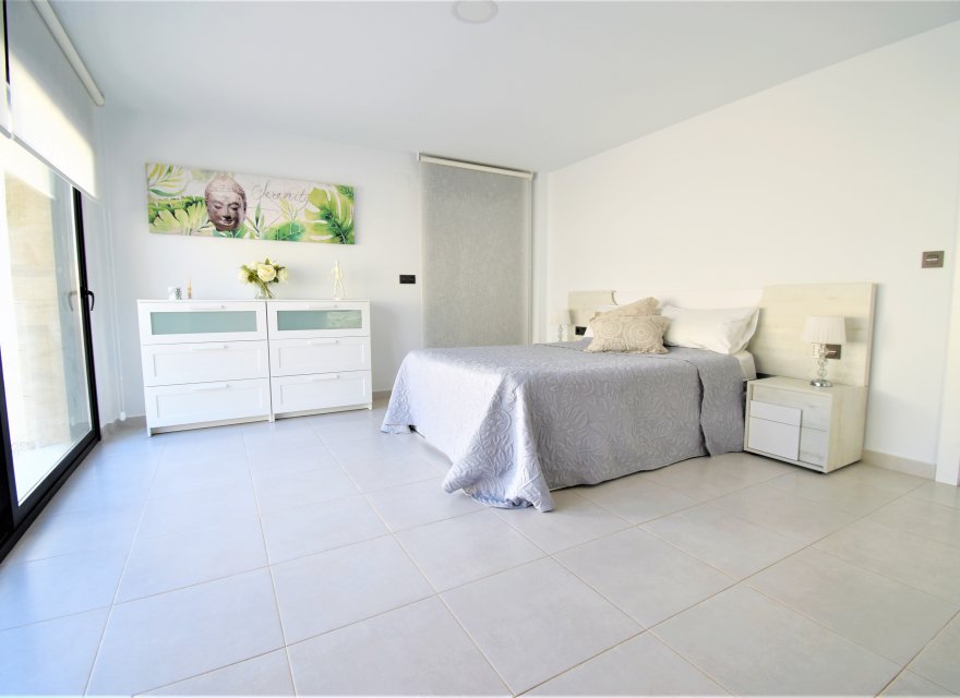 Resale - Villa - Orihuela Costa - Villamartín