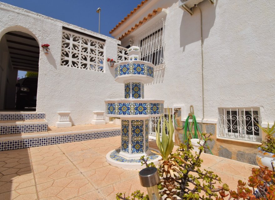 Resale - Villa - Orihuela Costa - Villamartín