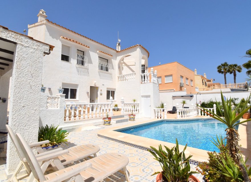 Resale - Villa - Orihuela Costa - Villamartín