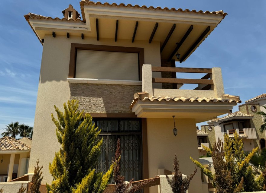 Resale - Villa - Orihuela Costa - Villamartín