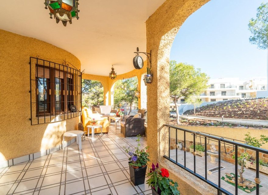 Resale - Villa - Orihuela Costa - Villamartín