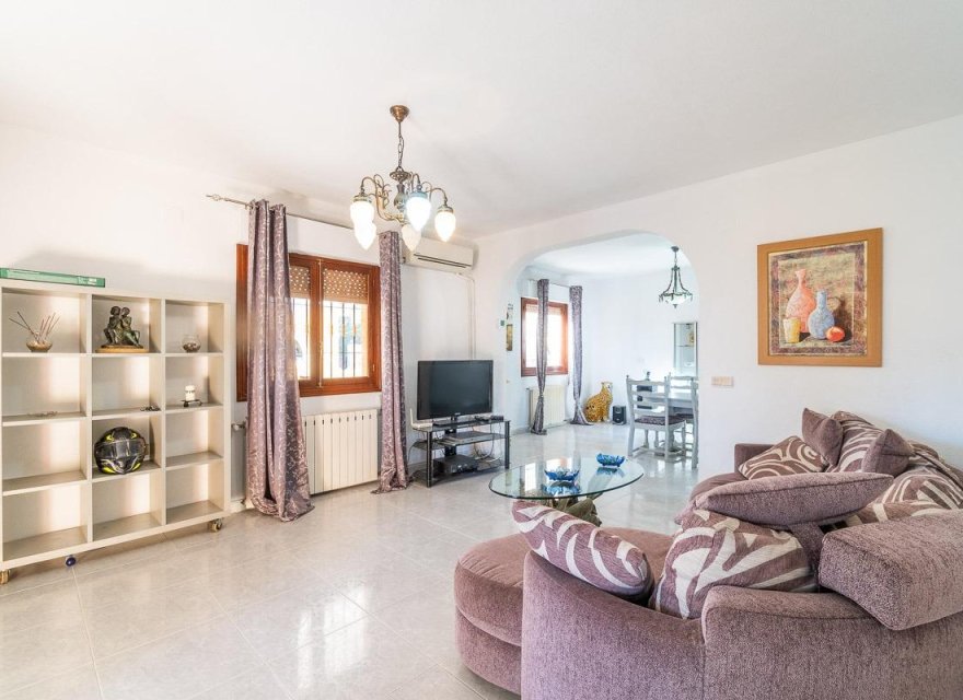 Resale - Villa - Orihuela Costa - Villamartín