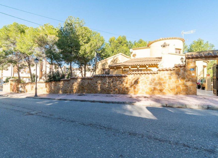 Resale - Villa - Orihuela Costa - Villamartín