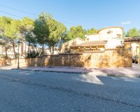 Resale - Villa - Orihuela Costa - Villamartín