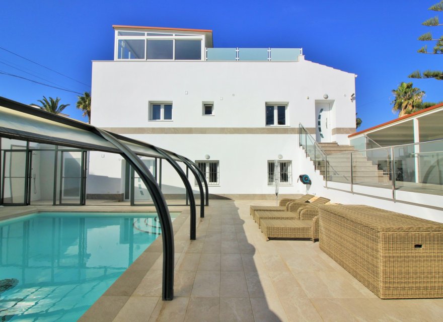 Resale - Villa - Orihuela Costa - Villamartin