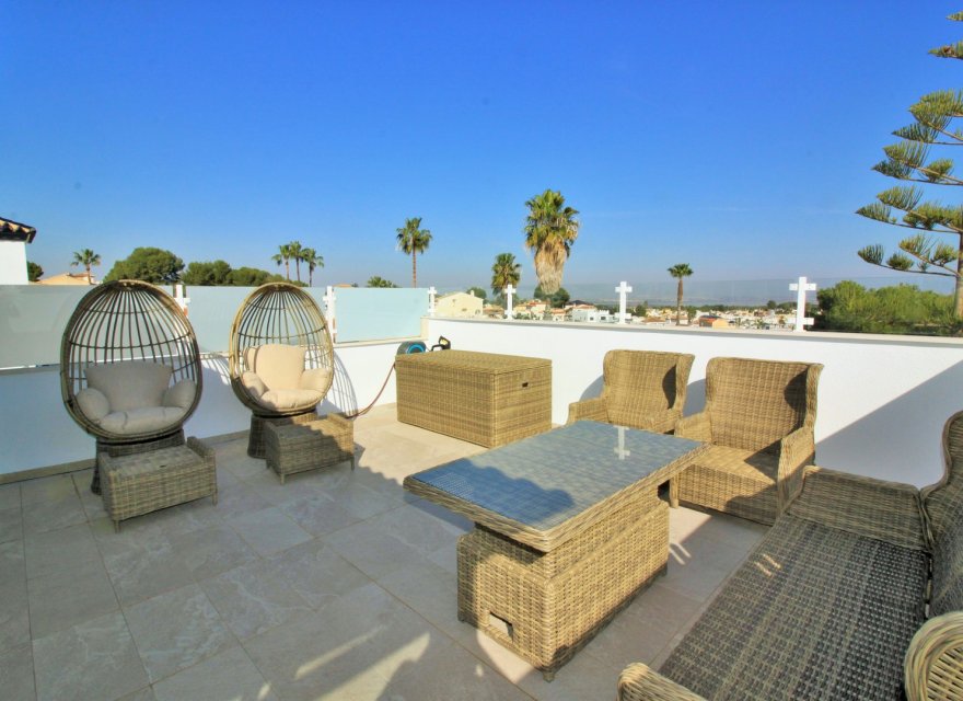 Resale - Villa - Orihuela Costa - Villamartin