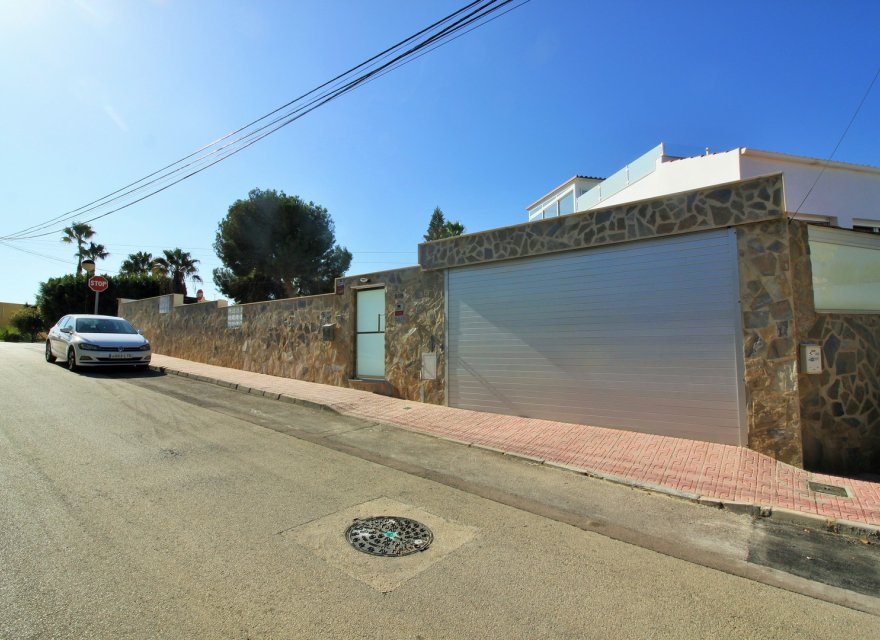 Resale - Villa - Orihuela Costa - Villamartin