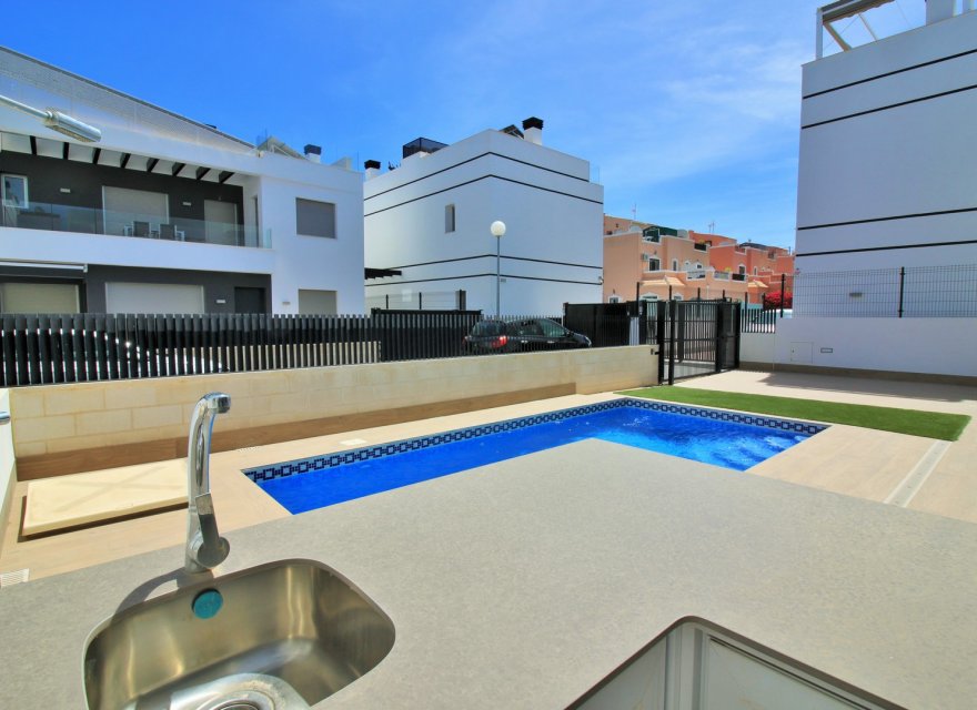 Resale - Villa - Orihuela Costa - Villamartin