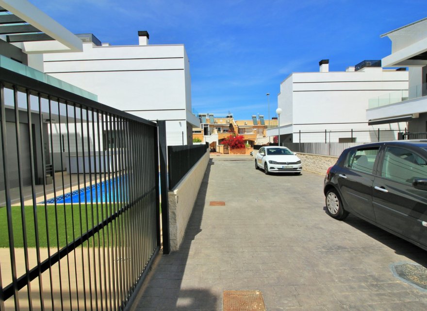 Resale - Villa - Orihuela Costa - Villamartin