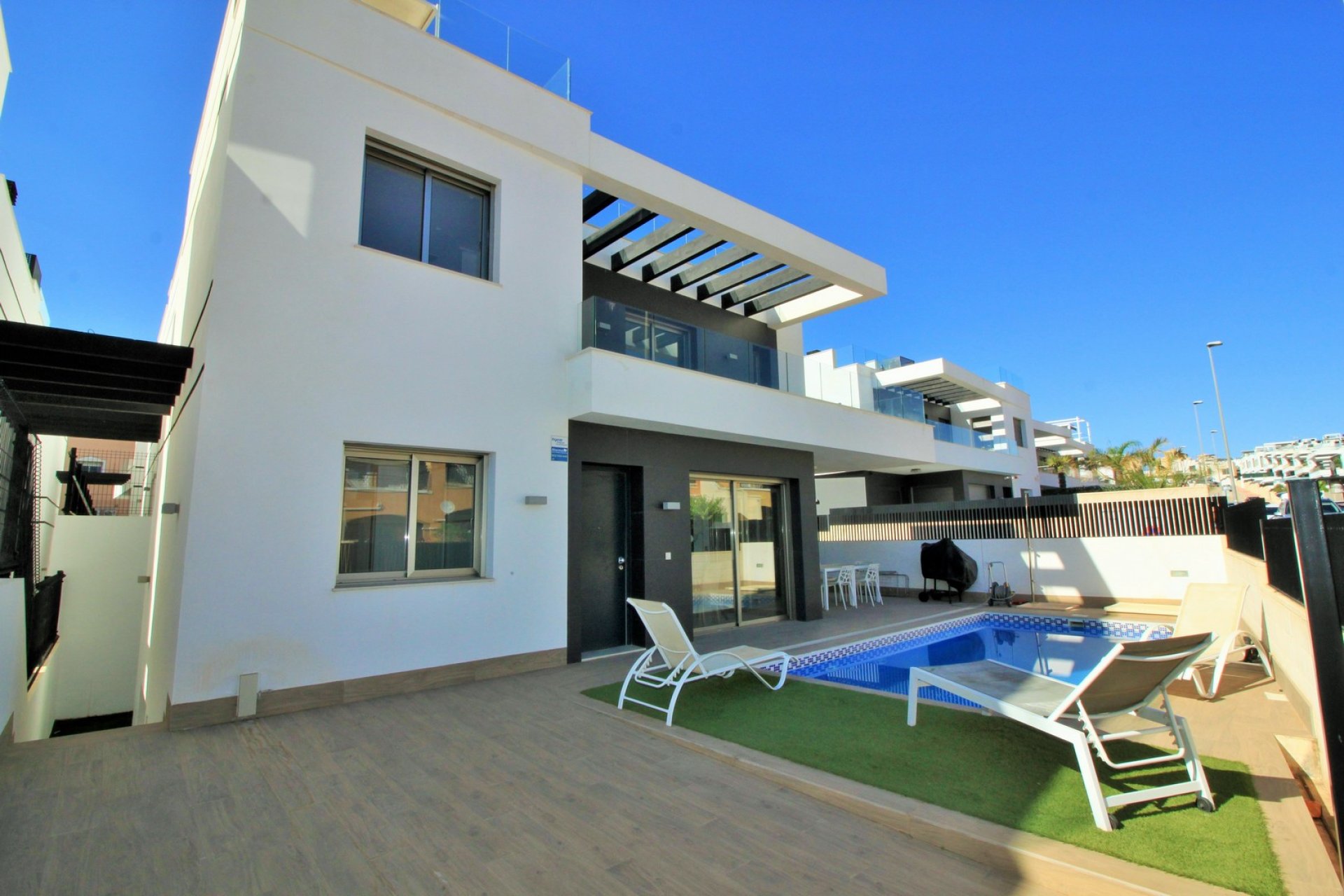 Resale - Villa - Orihuela Costa - Villamartin