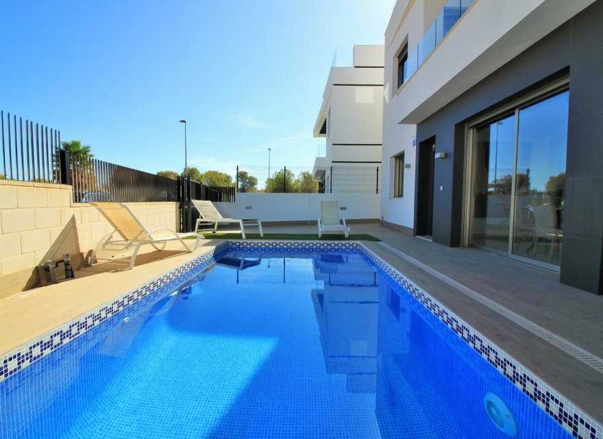 Resale - Villa - Orihuela Costa - Villamartin