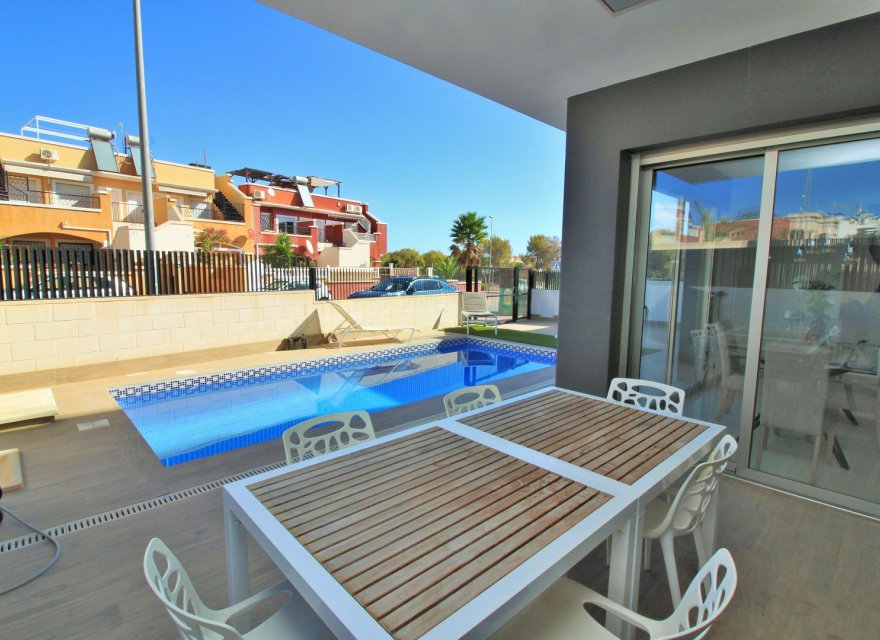 Resale - Villa - Orihuela Costa - Villamartin