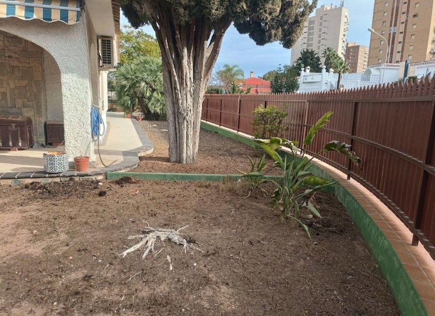 Resale - Villa - Orihuela Costa