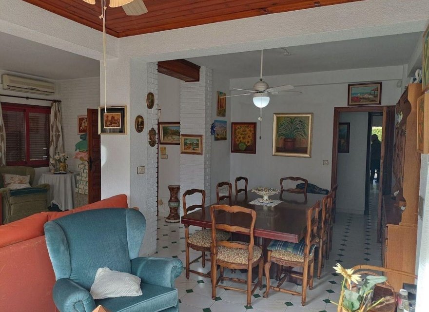 Resale - Villa - Orihuela Costa