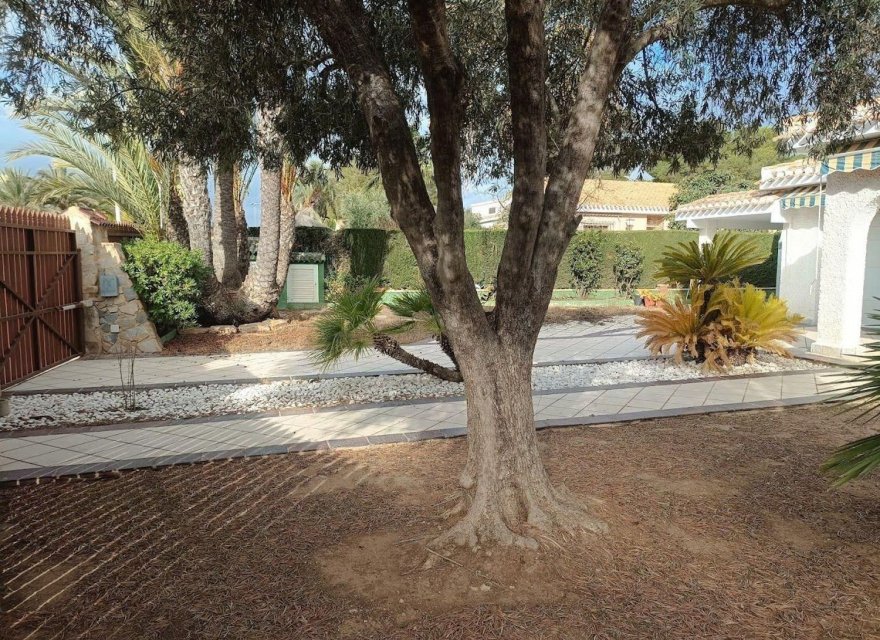 Resale - Villa - Orihuela Costa