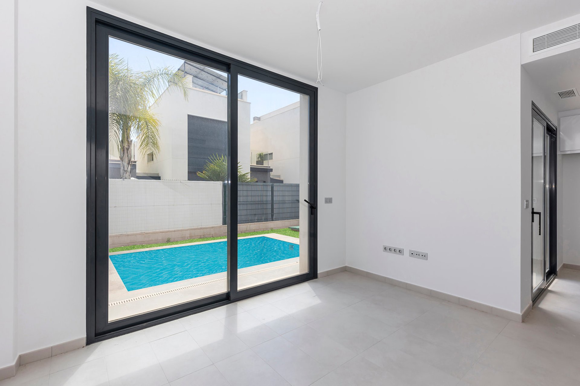 Resale - Villa - Orihuela Costa