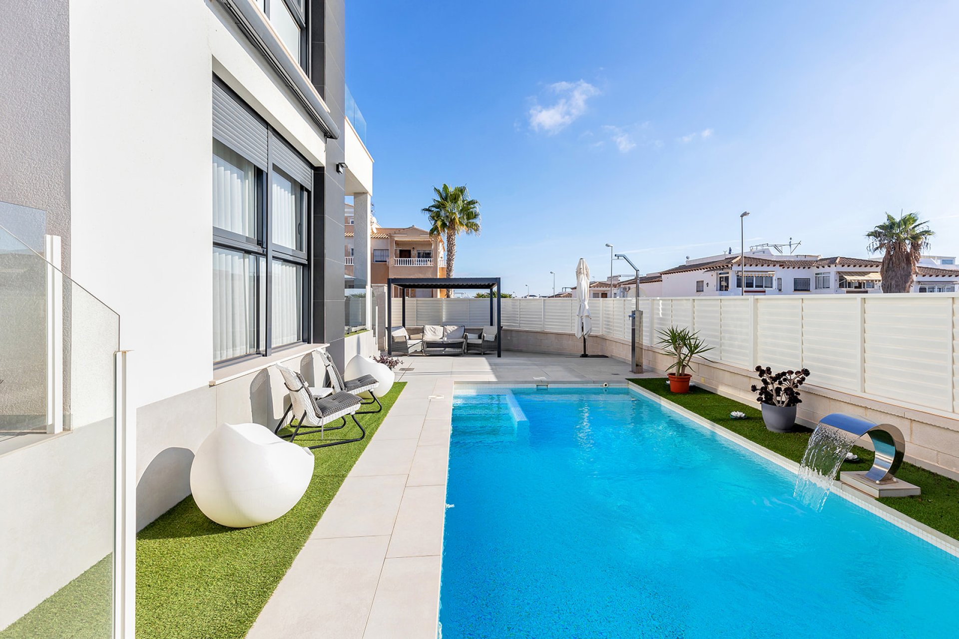 Resale - Villa - Orihuela Costa