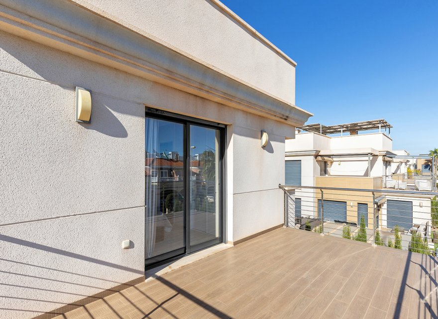 Resale - Villa - Orihuela Costa