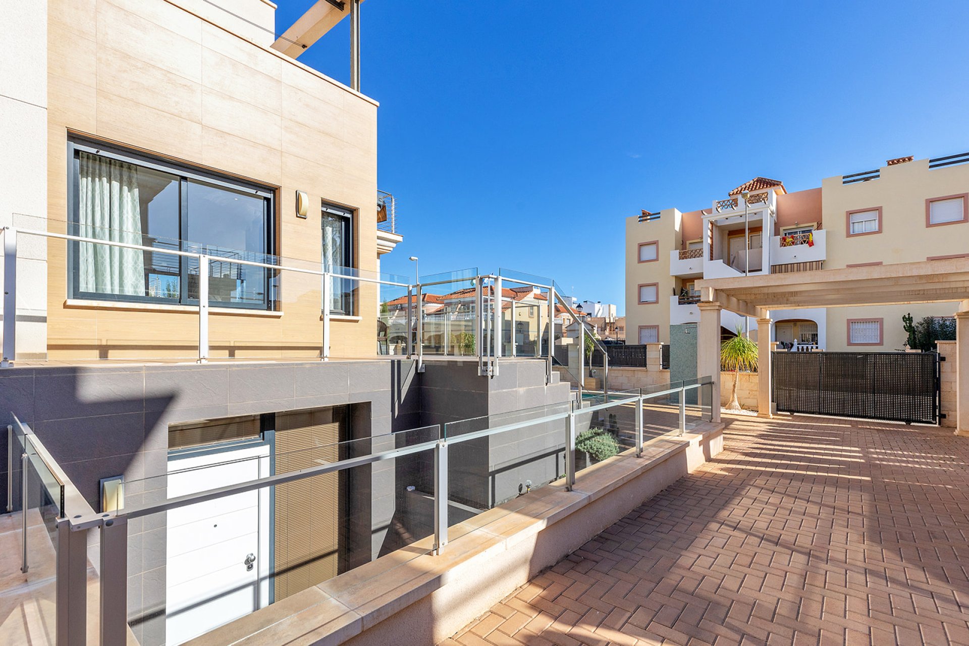 Resale - Villa - Orihuela Costa