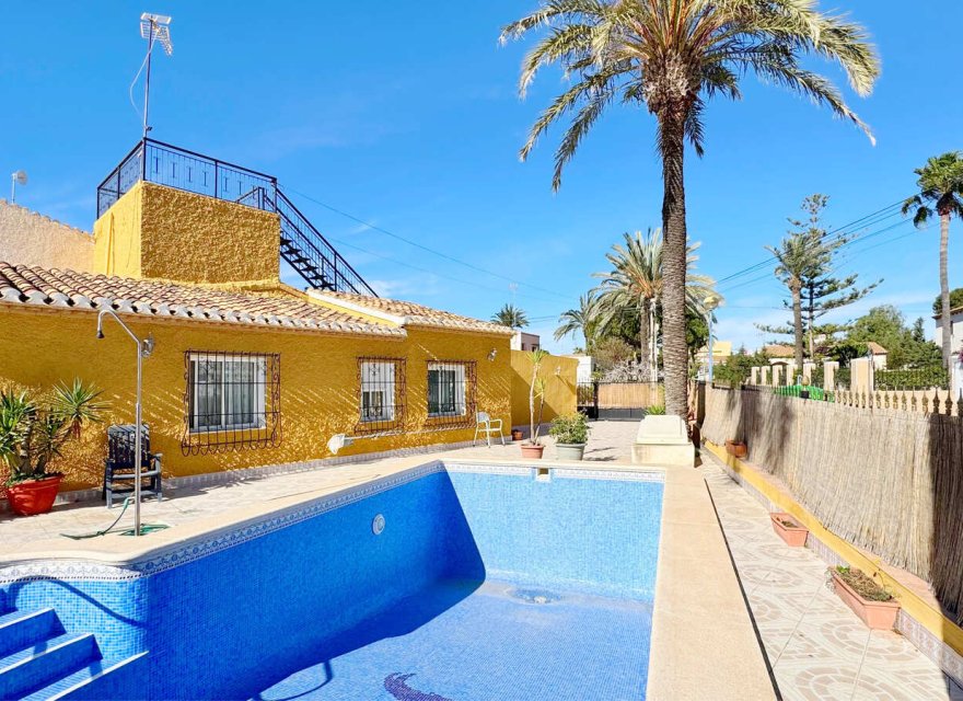 Resale - Villa - Orihuela Costa