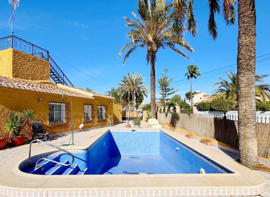 Resale - Villa - Orihuela Costa