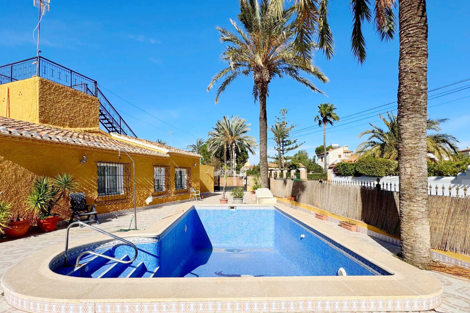 Resale - Villa - Orihuela Costa