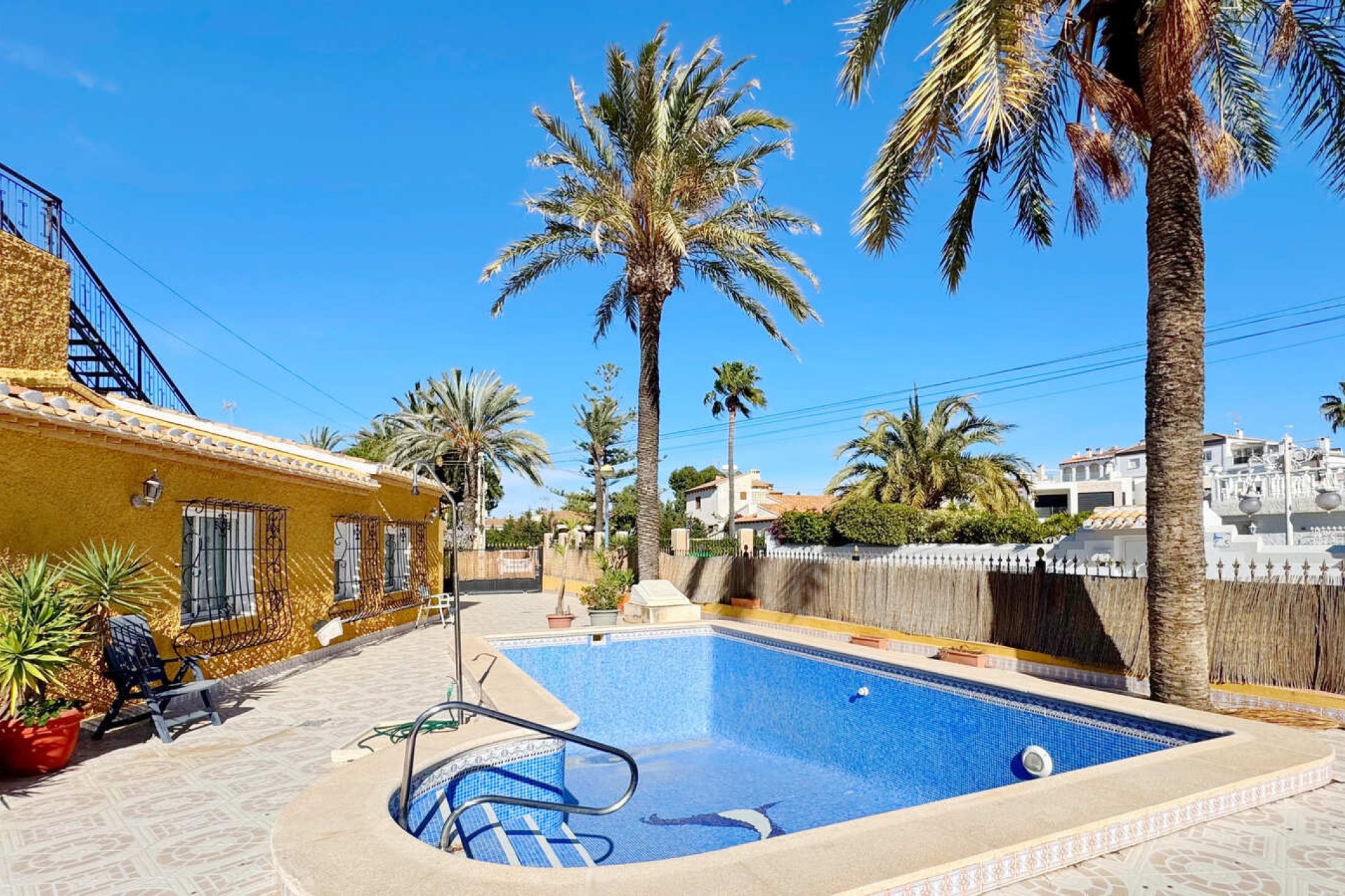 Resale - Villa - Orihuela Costa