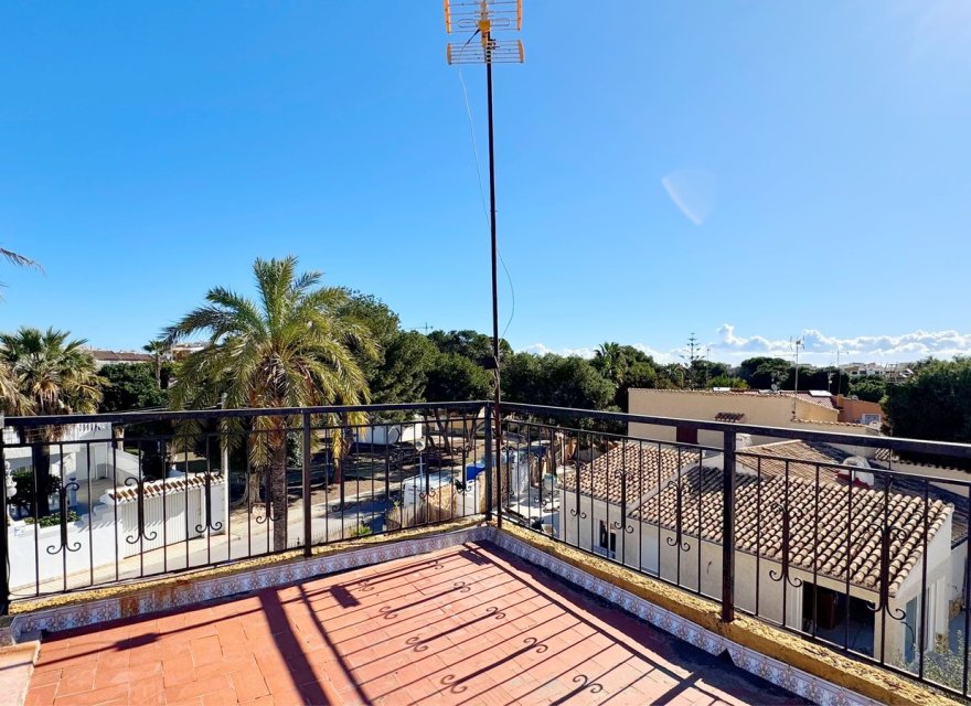 Resale - Villa - Orihuela Costa