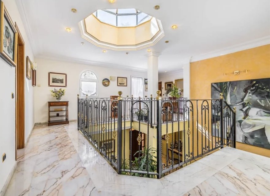 Resale - Villa - Palma de Mallorca - Cas Catala