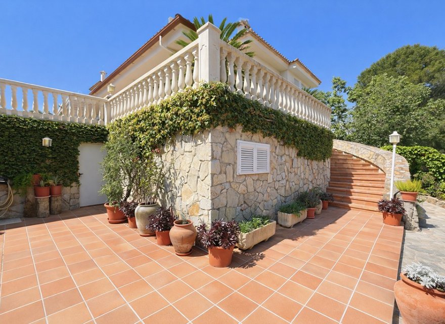 Resale - Villa - Palma de Mallorca - Cas Catala
