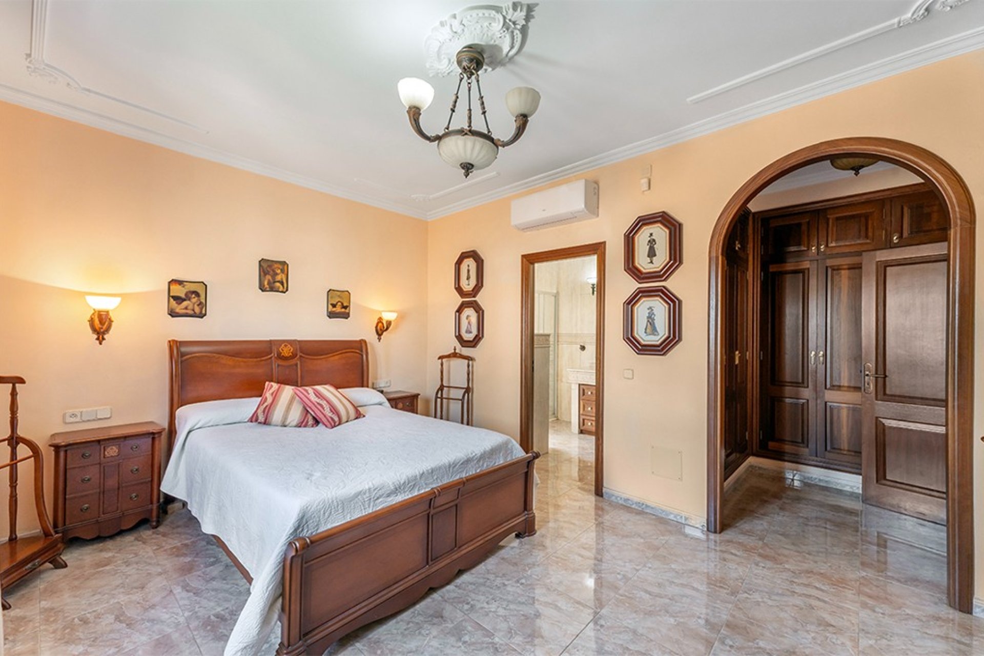 Resale - Villa - Palma de Mallorca - Marratxi