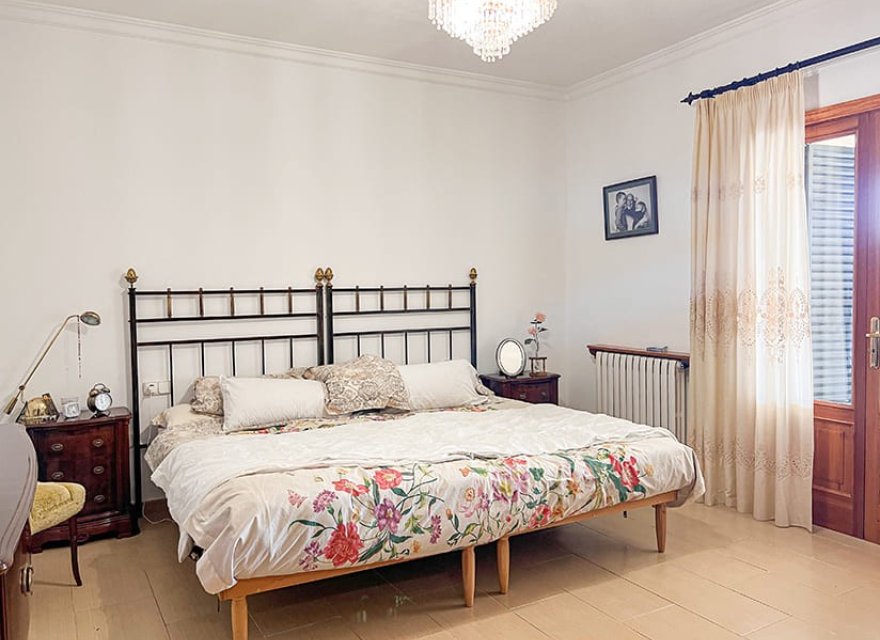 Resale - Villa - Palma de Mallorca - Portol