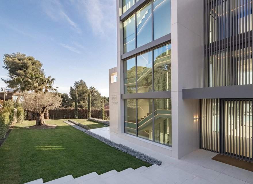 Resale - Villa - Pedralbes